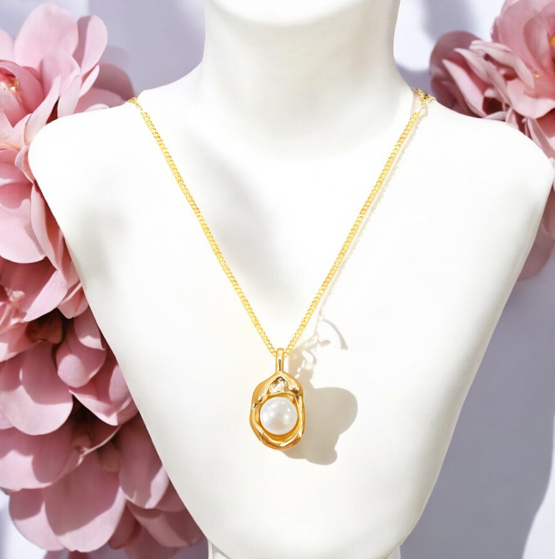 Mirabel - Gold Stainless Steel Necklace for Women | Waterproof & Hypoallergenic Jewelry