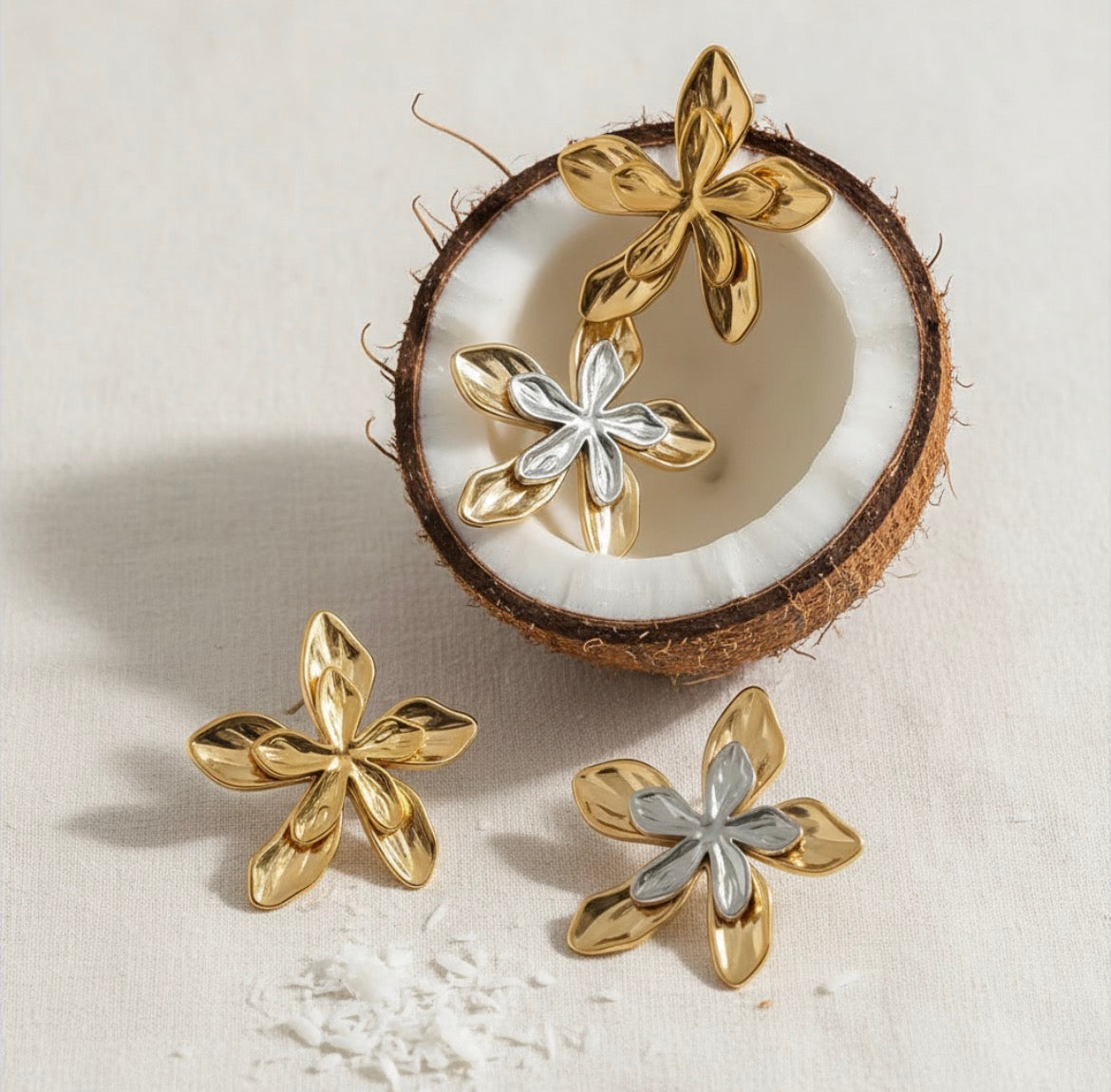 18K gold flowers with gold and silver color matching design exquisite and fashionable earrings