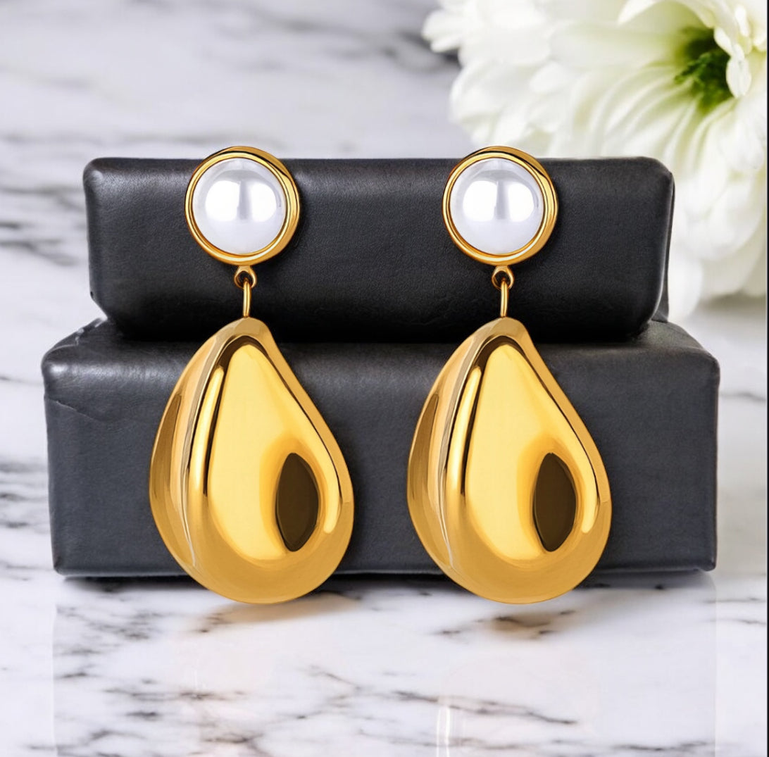 Boucles d'oreilles Vee en acier inoxydable doré pour femme | Bijoux imperméables et hypoallergéniques